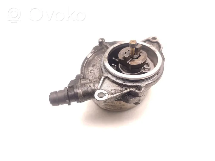 Volkswagen Touareg I Vacuum pump 057145100T