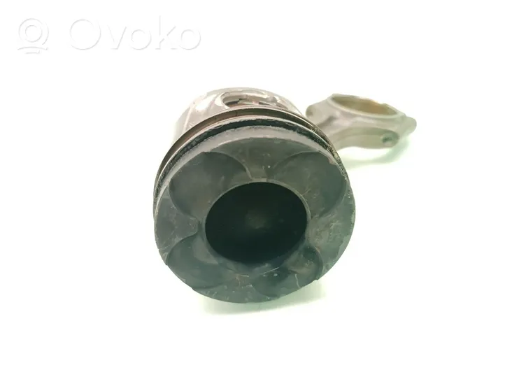 Volvo V40 Piston avec bielle 