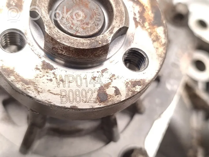 Opel Zafira B Oil pump 