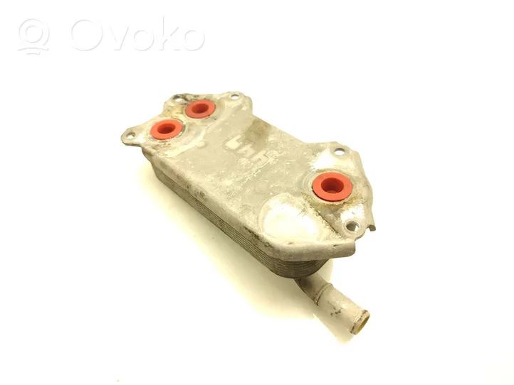 Toyota Avensis T270 Radiatore dell’olio del motore 15710-0R011