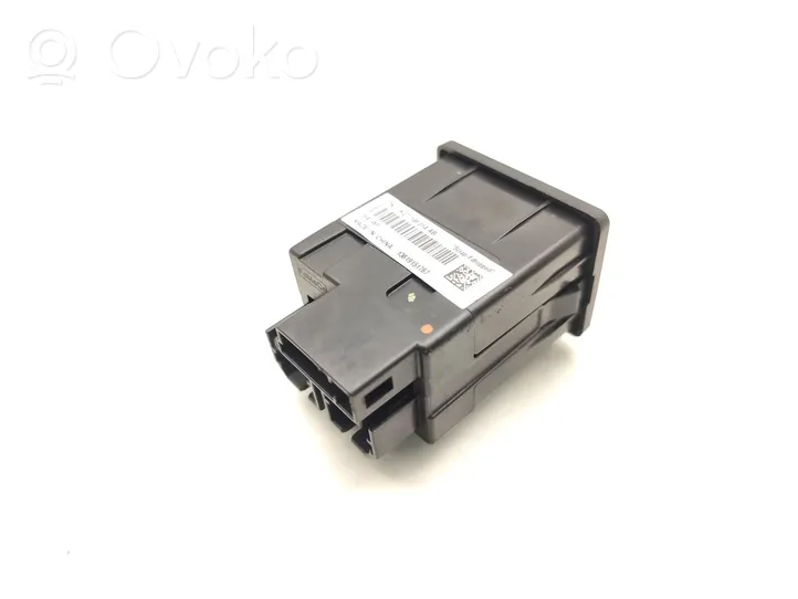 Ford Courier Connecteur/prise USB JK2T-14F014-AB