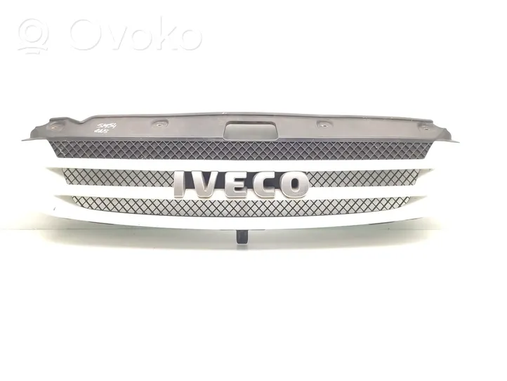 Iveco Daily 35 - 40.10 Grille calandre supérieure de pare-chocs avant 3802801