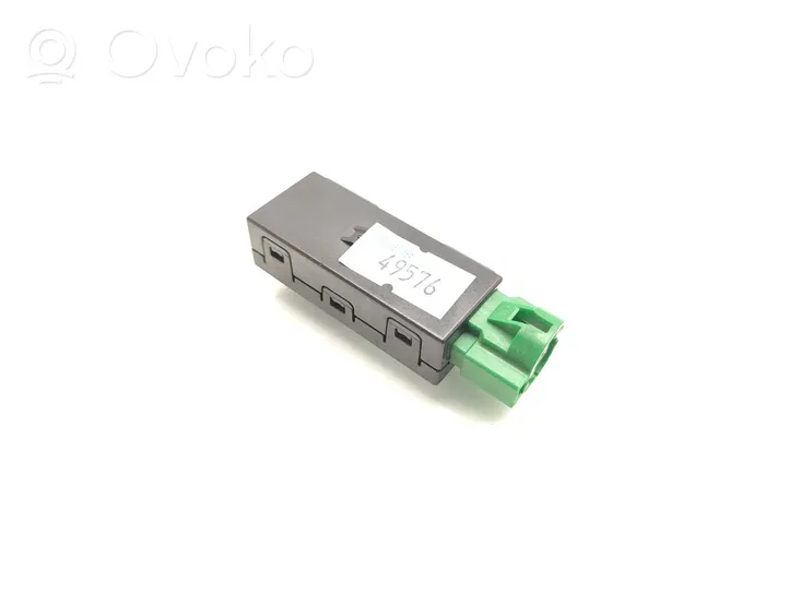 Skoda Octavia Mk2 (1Z) Connettore plug in USB 5Q0035726E