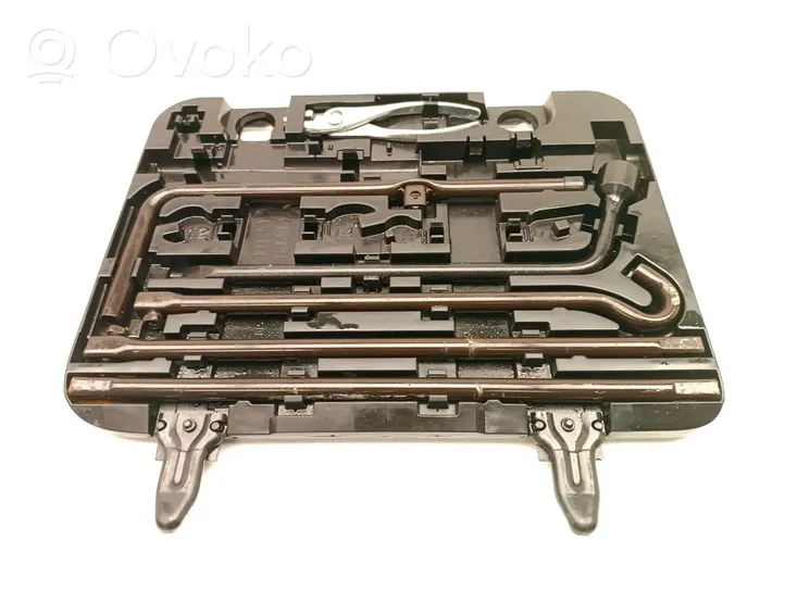 Toyota Land Cruiser (J120) Set di attrezzi 09120-60200