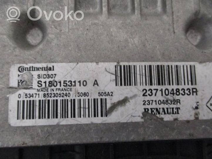 Renault Megane III Calculateur moteur ECU 237104832R