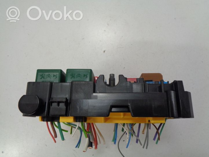 Citroen C3 Module de fusibles 9804848480