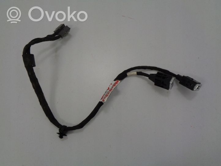 Citroen C4 Grand Picasso Connecteur/prise USB 9806059680