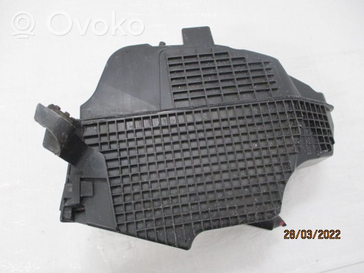 Renault Clio IV Air filter cleaner box bracket assembly 165001258RH