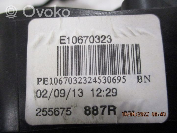 Renault Clio IV Manetka / Przełącznik kierunkowskazów wycieraczek 255675887R