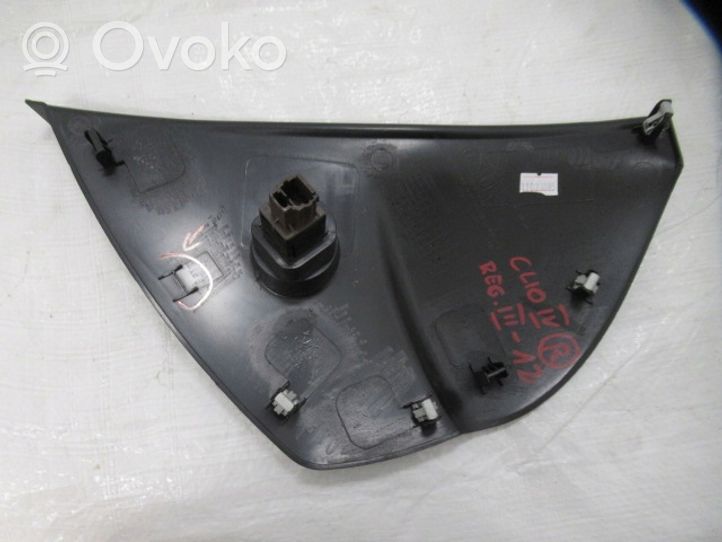 Renault Clio IV Boczny element deski rozdzielczej 689209247R