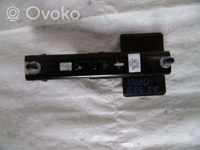 Ford Focus Rail de réglage hauteur de ceinture de sécurité AM51611C46AC