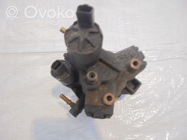 Renault Clio III Pompe d'injection de carburant à haute pression 8200430599