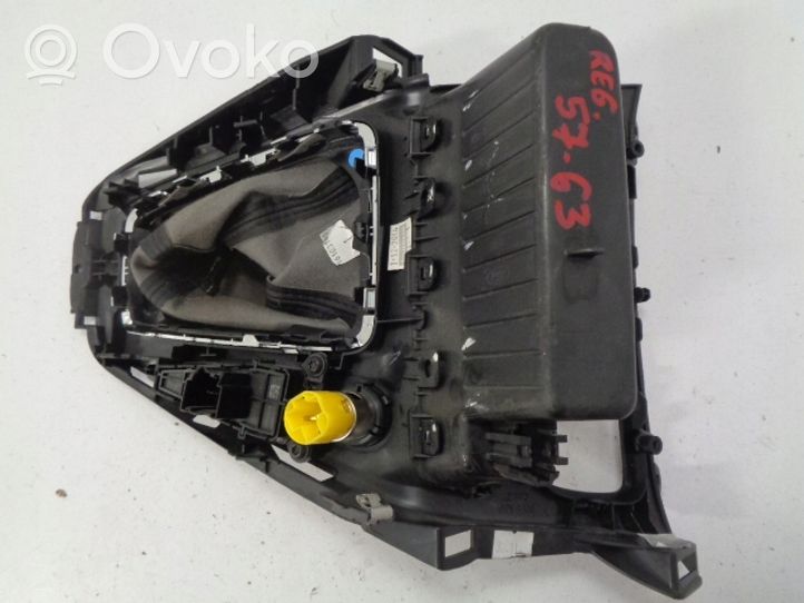 Ford Focus Contour de levier de vitesses F1EBA044H83