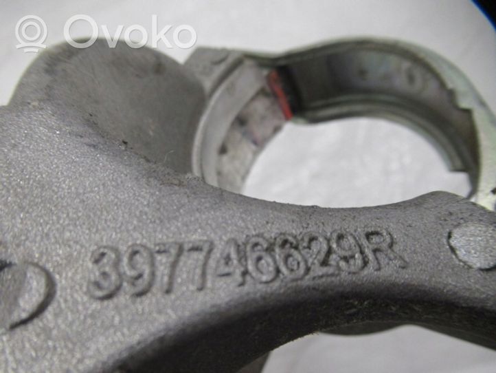 Renault Kadjar Vetoakselin tukilaakerin kiinnike 397746629R