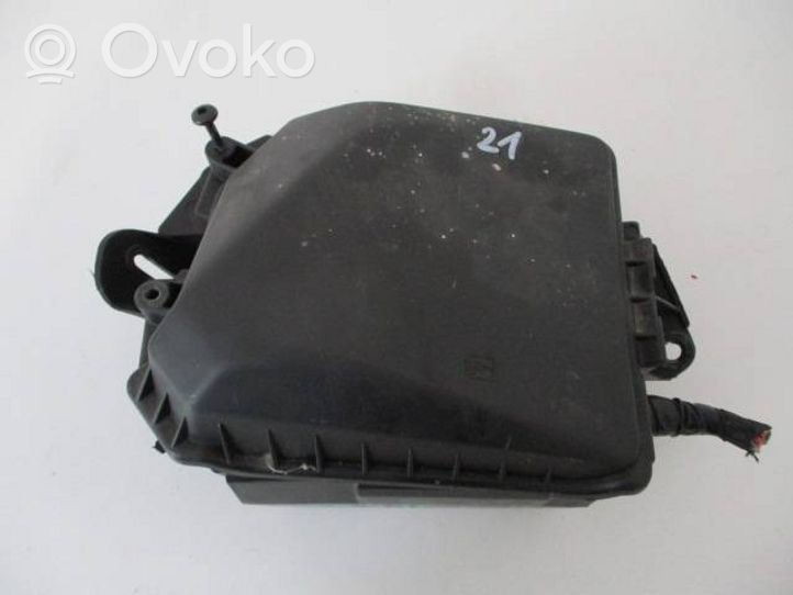 Renault Modus Module de fusibles 233293D