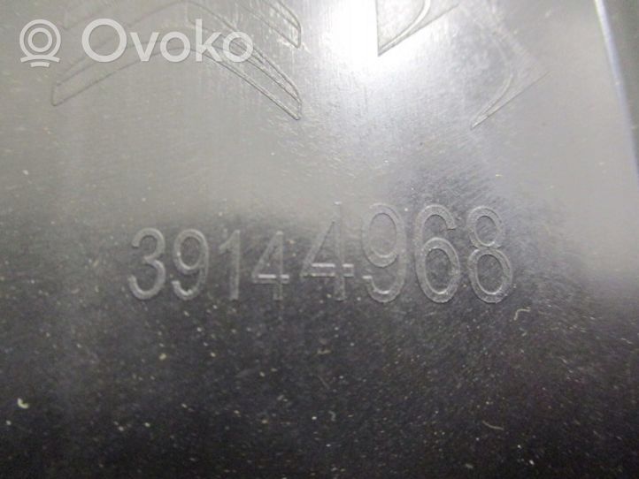 Citroen C3 Garniture de radiateur YQ00259480 39144968