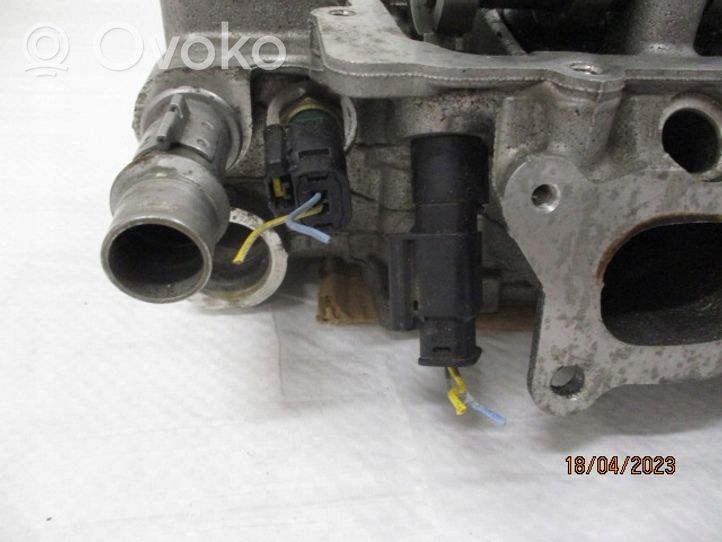 Citroen C3 Culasse moteur 9810886380