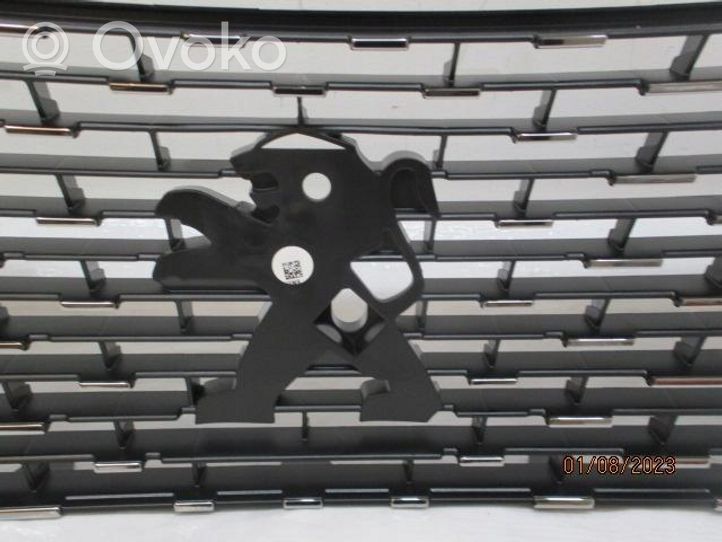 Peugeot 307 Grille calandre supérieure de pare-chocs avant 