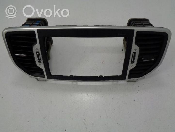 KIA Sportage Dashboard center trim panel 