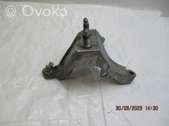 Dacia Sandero Gearbox mounting bracket 112531966R