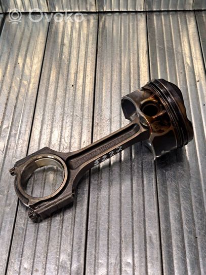 Ford Fiesta Piston with connecting rod RFCJ5G6205CA