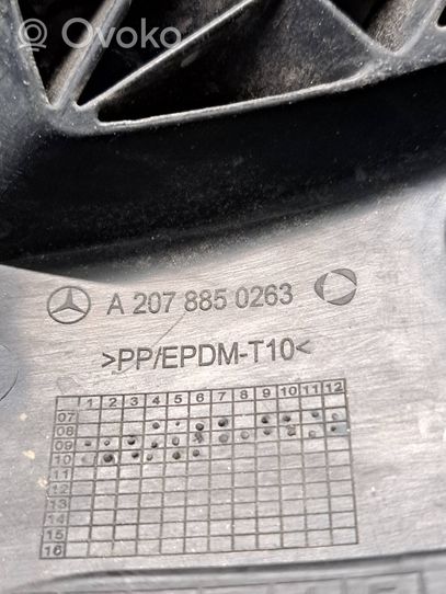 Mercedes-Benz E C207 W207 Uchwyt / Mocowanie zderzaka przedniego A2078850263