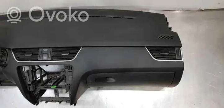 Skoda Octavia Mk2 (1Z) Kit d’airbag 5E1857007Q