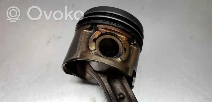 Hyundai ix35 Piston 234102A945