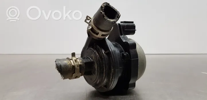 Nissan X-Trail T32 Water pump 215807FV0A