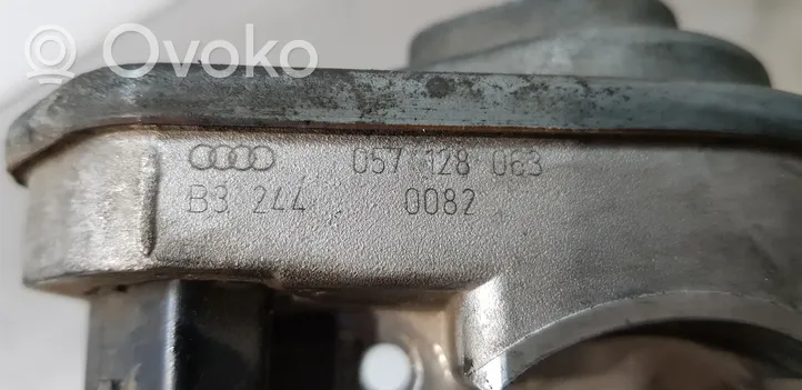 Audi A8 S8 D3 4E Kaasuttimen ilmaläppärunko 057128063