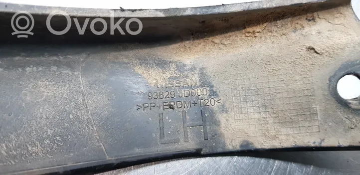 Nissan Qashqai Takalokasuojan reuna 93829JD000