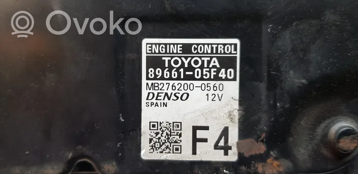 Toyota Avensis T270 Centralina/modulo del motore 8966105F40