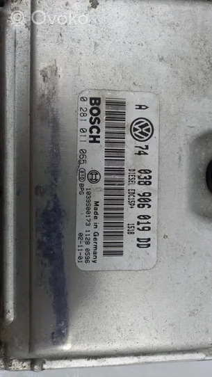 Volkswagen Golf IV Sterownik / Moduł ECU 038906019KH