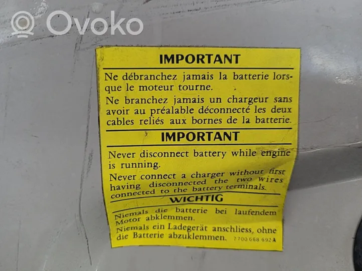 Renault 19 Dangtis variklio (kapotas) 7751465529