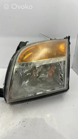 Ford Fusion Lampa przednia 1547725
