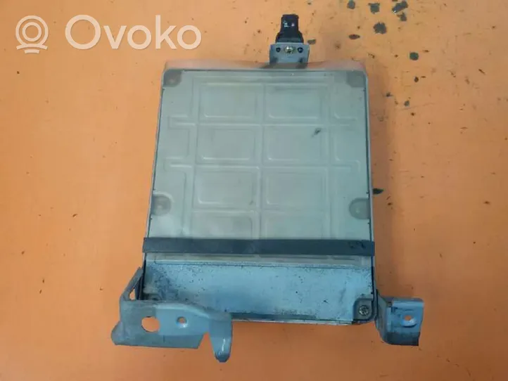 Toyota Yaris Calculateur moteur ECU 8966152082