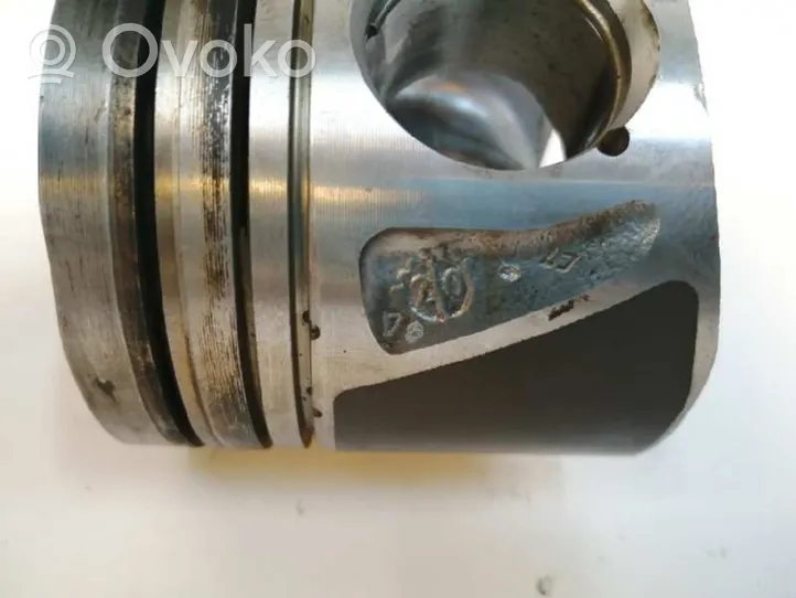 Mercedes-Benz A W176 Piston with connecting rod A6510301117