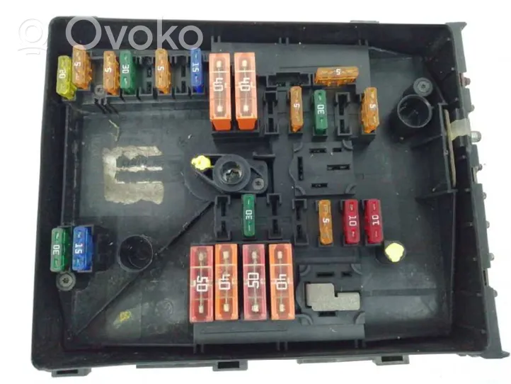 Volkswagen Jetta V Fuse module 1K0937125