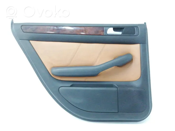 Audi A6 Allroad C5 Rivestimento del pannello della portiera posteriore 4B0867305