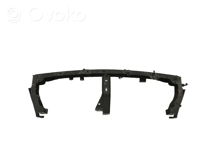 Mitsubishi L200 Traverse inférieur support de radiateur 