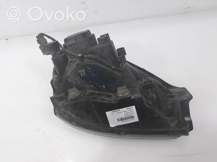 Hyundai Tucson LM Lampa przednia 921032E020