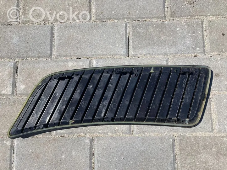 Mercedes-Benz Sprinter W901 W902 W903 W904 Bonnet/hood grill A9068360718