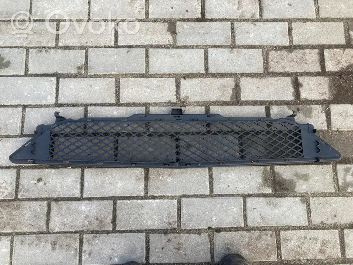 Mercedes-Benz B W246 W242 Maskownica / Grill / Atrapa górna chłodnicy A2468851122