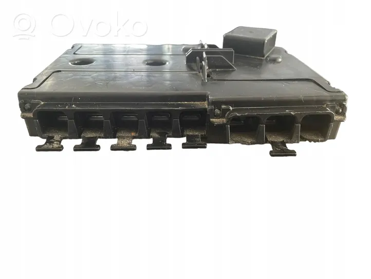 Mercedes-Benz G W463 Fuse box set A2135401115