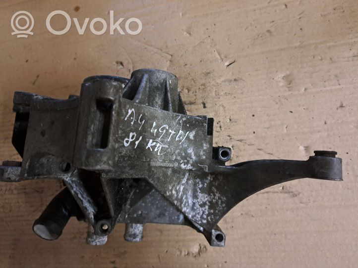 Audi A4 S4 B5 8D Support de générateur / alternateur 028903143AF