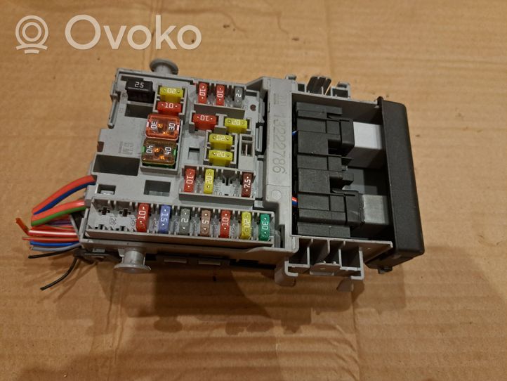 Opel Zafira C Fuse box set 13222786