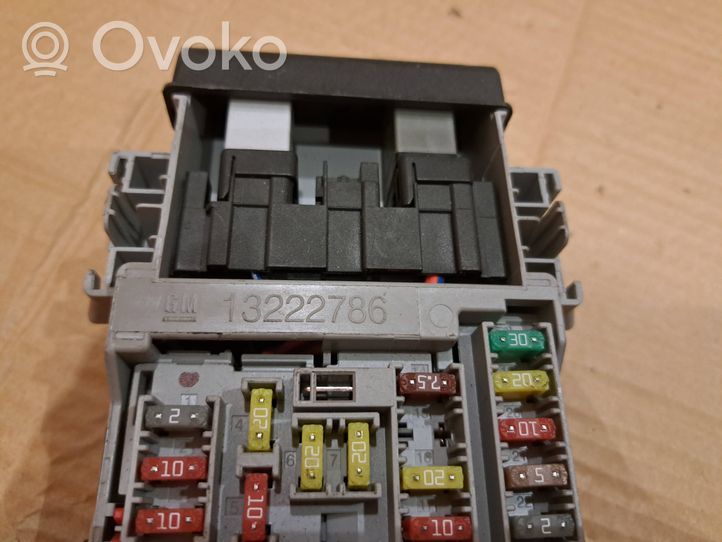 Opel Zafira C Fuse box set 13222786