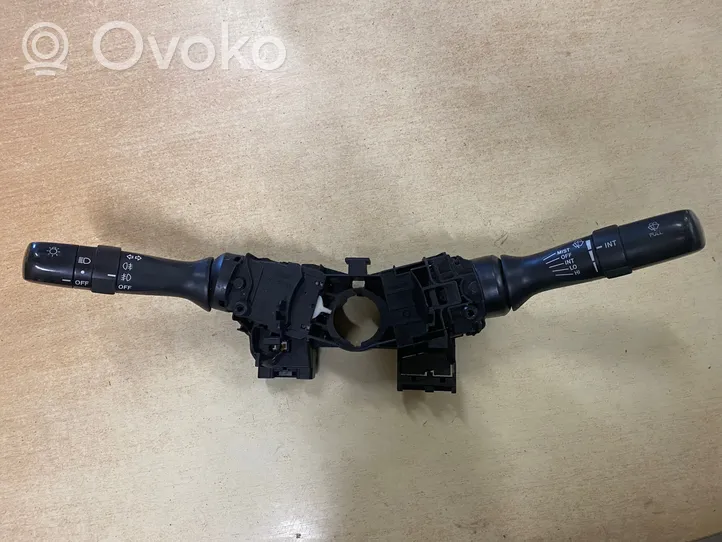 Toyota Hilux (AN10, AN20, AN30) Leva/interruttore dell’indicatore di direzione e tergicristallo 17F018