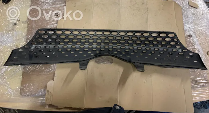 Toyota Yaris Verso Maskownica / Grill / Atrapa górna chłodnicy 5311152060