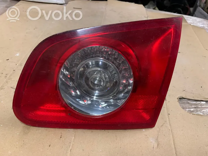 Volkswagen PASSAT B6 Lampy tylnej klapy bagażnika 3C994509408S